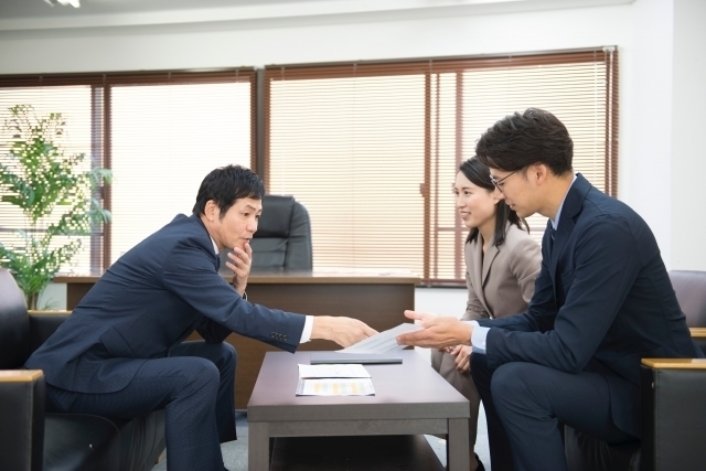 銀行との融資交渉は企業側から接触しましょう